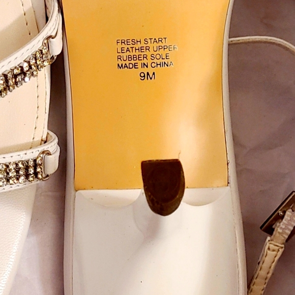 Aerosoles "Fresh Start" White Leather (Rhinestone Encrusted) Ankle Strap Sandals - Picture 5 of 11